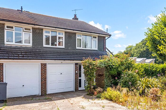 3 Bedroom End Of Terrace House For Sale In Cherry Tree Close, Billingshurst, RH14