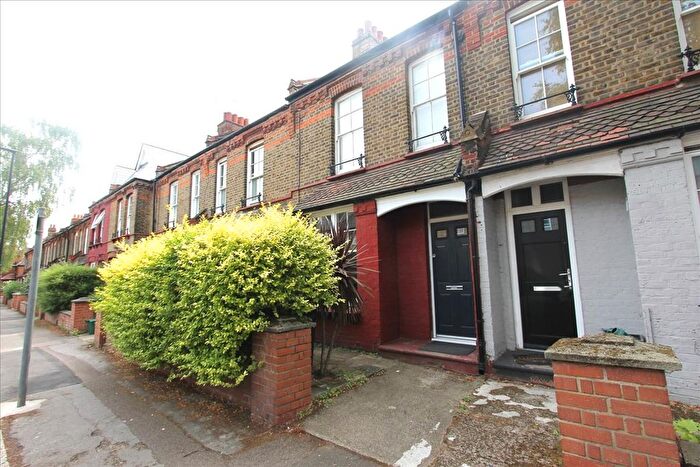 2 Bedroom Property To Rent In Morley Avenue, London, N22