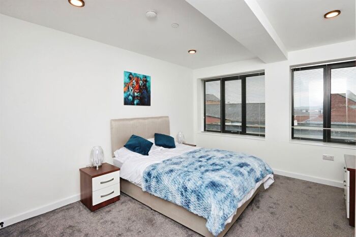 1 Bedroom Flat For Sale In Burlington Square, Chesterfield, S40