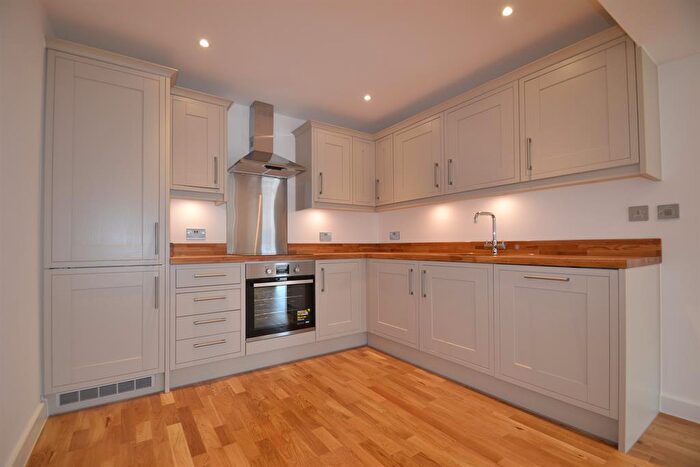 1 Bedroom Apartment To Rent In St Katherines House, London Road North, Merstham, RH1