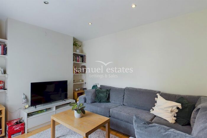 5 Bedroom Flat To Rent In Dafforne Road, Tooting Bec, SW17