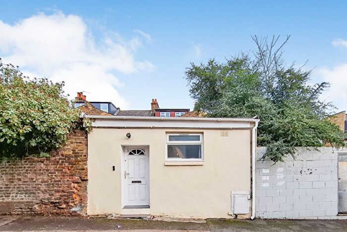 Property For Sale In Oldham Terrace, London, W3