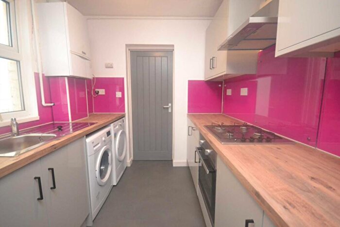 4 Bedroom Terraced House To Rent In Pitcroft Avenue, University Area, RG6