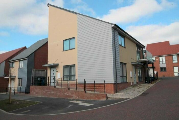 2 Bedroom Flat To Rent In Bellshiel Grove, Newcastle Upon Tyne, NE15