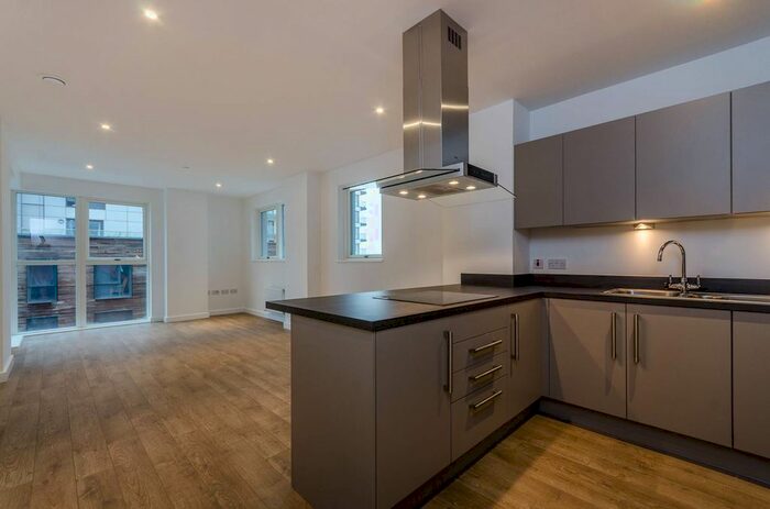 2 Bedroom Flat To Rent In Bessemer Place, North Greenwich, London, SE10