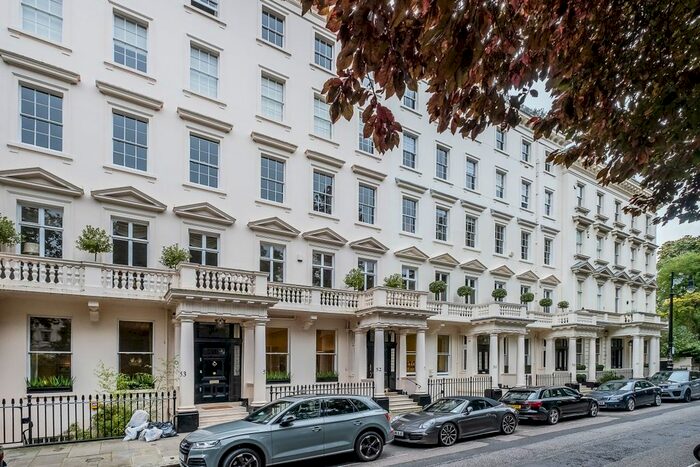 3 Bedroom Flat To Rent In Warwick Square, London, SW1V