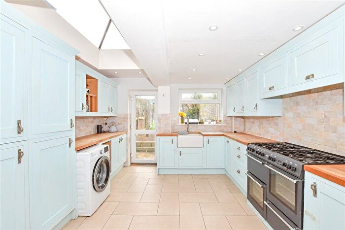 3 Bedroom Terraced House For Sale In High Street, Rochester, Kent, ME1