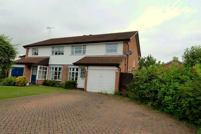 3 Bedroom Semi-Detached House To Rent In Riding Way, Wokingham, RG41