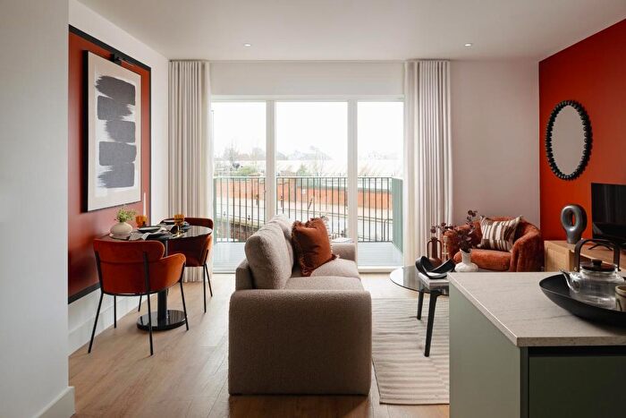 2 Bedroom Flat For Sale In Peabody Estate, St. John's Hill, London, SW11