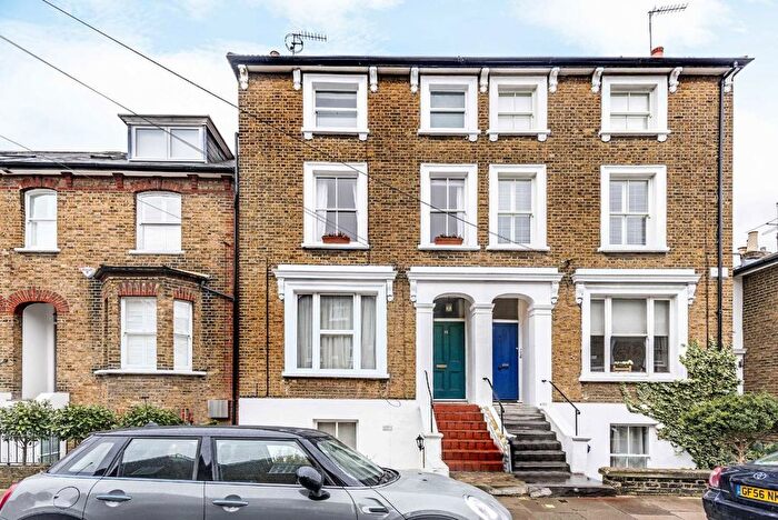 2 Bedroom Flat To Rent In Evelyn Road, Richmond, TW9