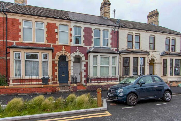 2 Bedroom Flat To Rent In Blaenclydach Street, Cardiff, CF11