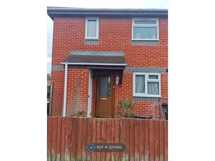 1 Bedroom Semi-Detached House To Rent In Cumberland Close, Ilford, IG6