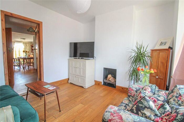 3 Bedroom Terraced House For Sale In Whiterow Park, Trowbridge, BA14