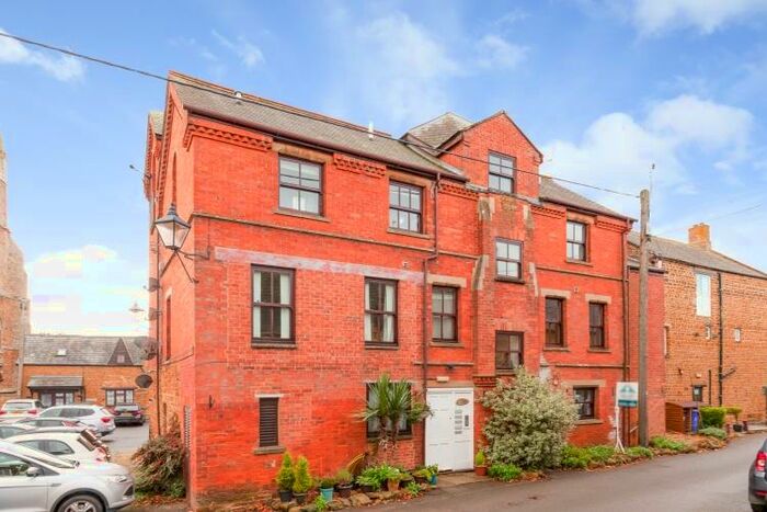 3 Bedroom Apartment To Rent In The Bullring, Deddington, OX15