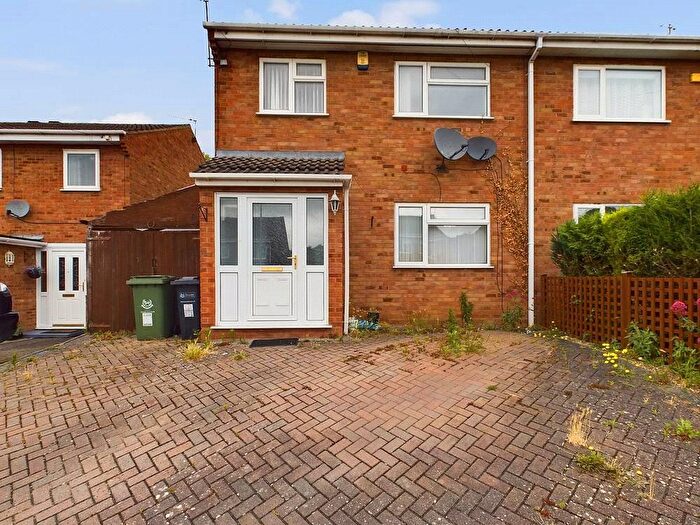 3 Bedroom Semi-Detached House To Rent In Avon Close, Worcester, Worcestershire, WR4