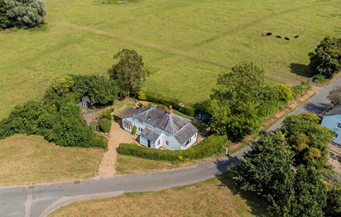 3 Bedroom Detached House For Sale In The Lodge, The Green, Woughton On The Green, Buckinghamshire, MK6