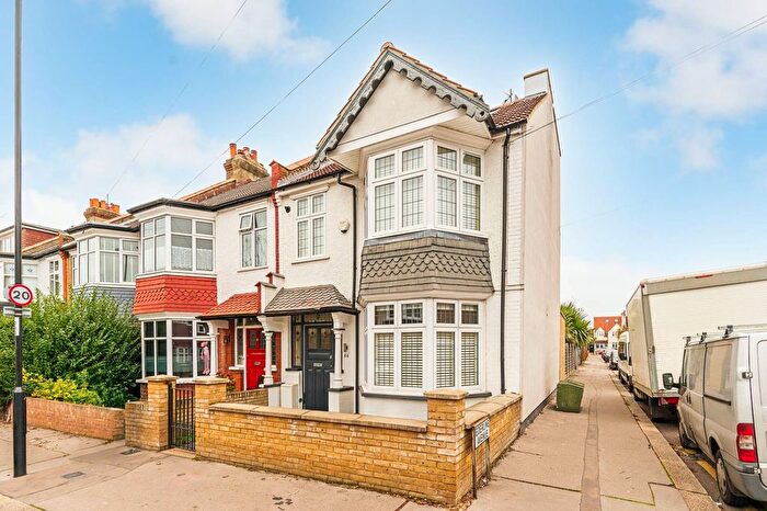 2 Bedroom Flat To Rent In Ederline Avenue, Norbury, SW16