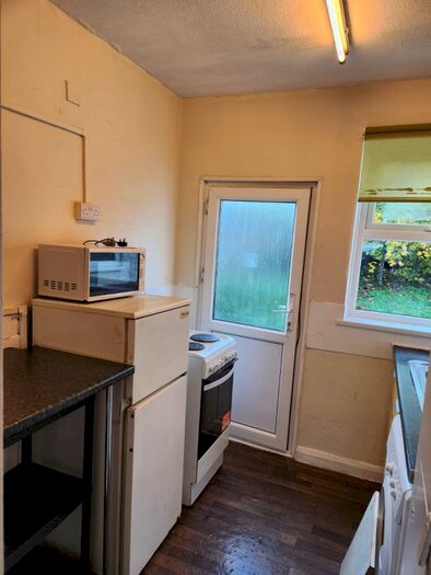 Studio To Rent In Mansfield Road, Ilford, IG1