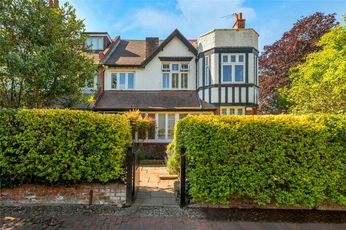 2 Bedroom Flat To Rent In Umbria Street, London, SW15