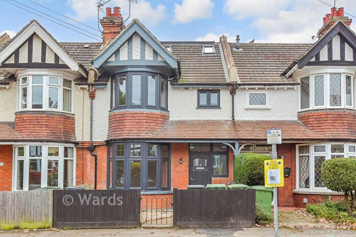 4 Bedroom Terraced House For Sale In Curzon Road, Maidstone, Penenden Heath, Kent, ME14