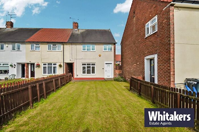 3 Bedroom End Of Terrace House To Rent In Douglas Road, Longhill, Hull, HU8