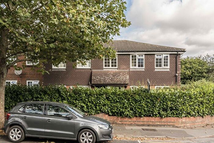 1 Bedroom Flat To Rent In Avenue Road, London, W3