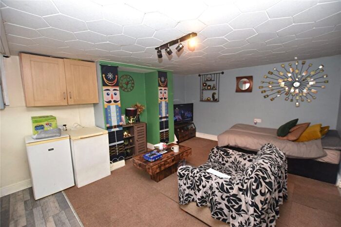 3 Bedroom End Of Terrace House For Sale In Darfield Road, Leeds, West Yorkshire, LS8