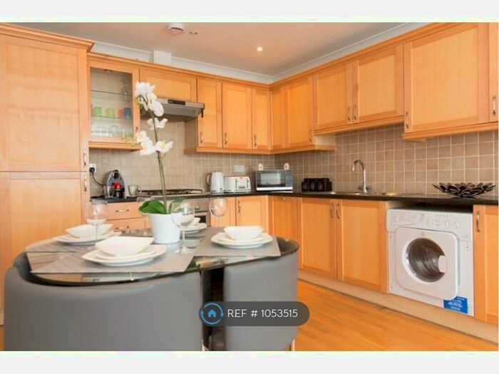2 Bedroom Flat To Rent In Goswell Road, London, EC1V