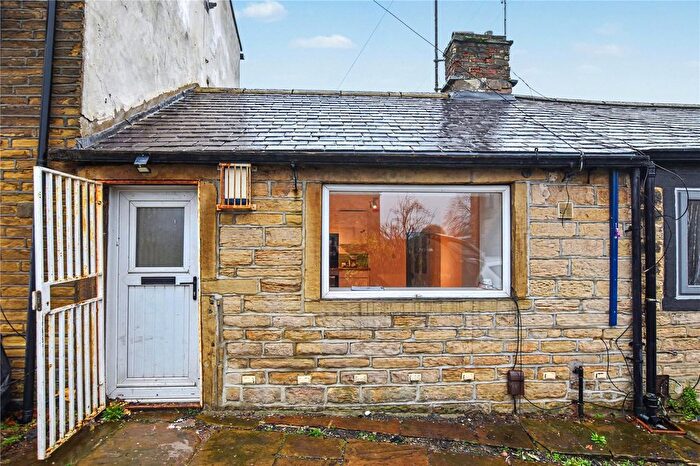 1 Bedroom Bungalow For Sale In Knights Fold, Bradford, West Yorkshire, BD7