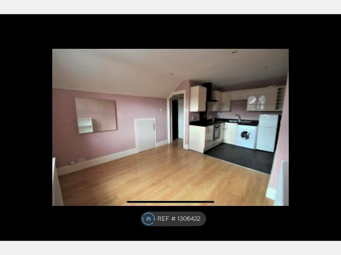 1 Bedroom Flat To Rent In Pembury Road, Tonbridge TN9
