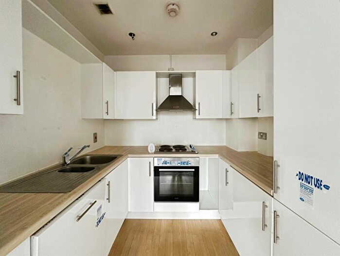 1 Bedroom Apartment For Sale In Castle Street, Swansea, SA1