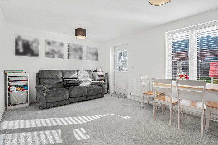 2 Bedroom End Of Terrace House For Sale In Holcombe Place, Stadhampton, OX44