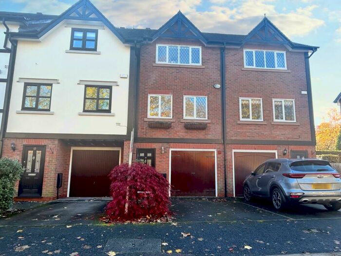 3 Bedroom Town House To Rent In Stablefold, Worsley, M28