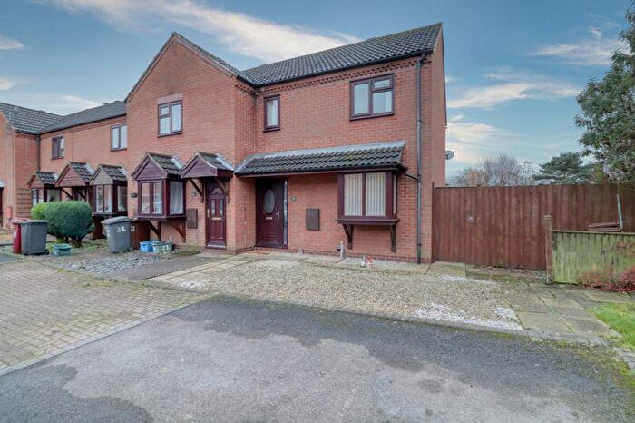 3 Bedroom Terraced House For Sale In Trinity Court, Broughton, DN20
