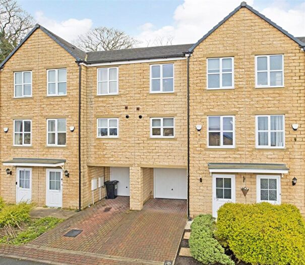 3 Bedroom Terraced House To Rent In Hawthorn Close, Keighley, BD21