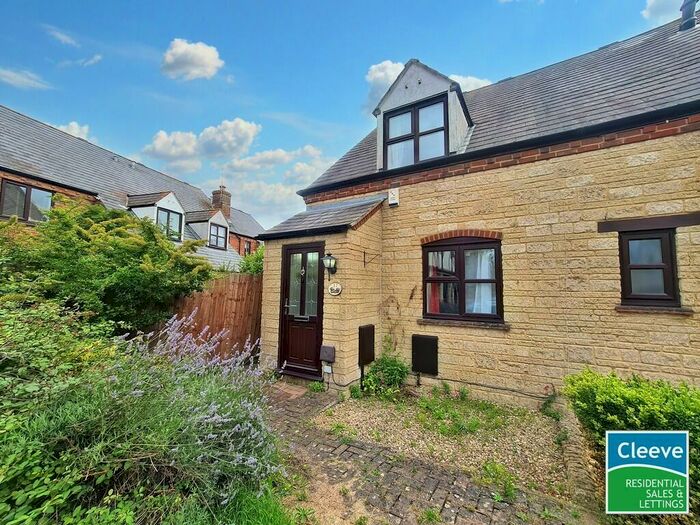 2 Bedroom End Of Terrace House To Rent In Farriers Reach, GL52