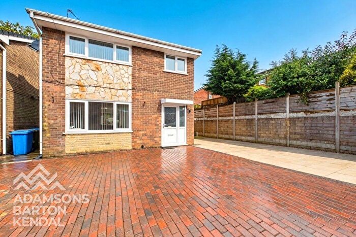 3 Bedroom Detached House For Sale In Plover Close, Bamford, OL11
