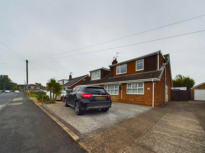 3 Bedroom Semi-Detached House For Sale In Plumtree Road, Hull, Yorkshire, HU12