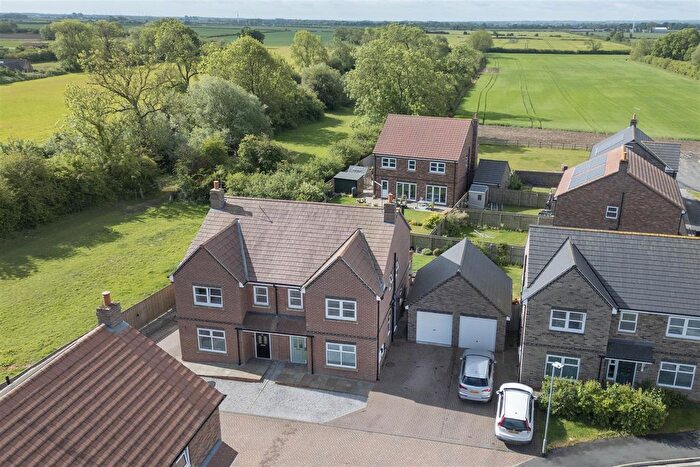4 Bedroom Semi-Detached House For Sale In Williamsfield Road, Hutton Cranswick, YO25