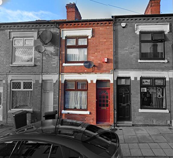 3 Bedroom Terraced House To Rent In Grove Road, Leicester, LE5