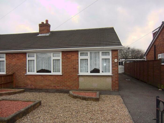 2 Bedroom Semi-Detached Bungalow To Rent In Rothwell, LS26