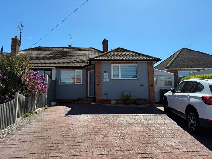 2 Bedroom Bungalow For Sale In Walton Road, Walton On The Naze, CO14