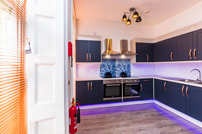 5 Bedroom Apartment To Rent In Leazes Terrace, Newcastle Upon Tyne, NE1