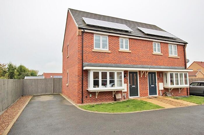 3 Bedroom Semi Detached House For Sale In Atherton Gardens, Pinchbeck, Lincolnshire, PE11