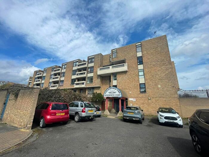 1 Bedroom Flat For Sale In Kenilworth Court, Washington, NE37