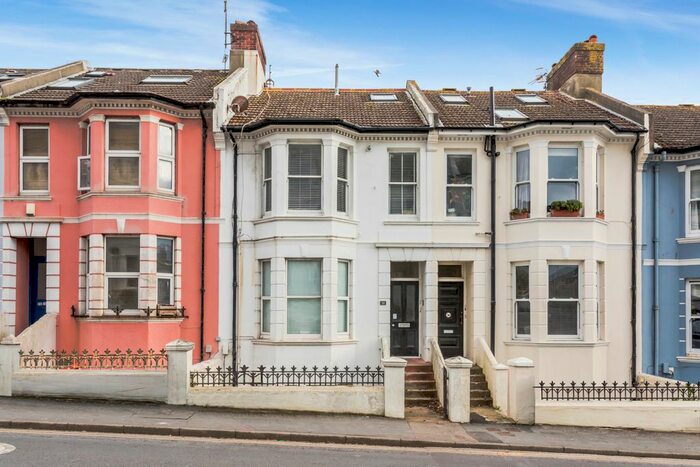 2 Bedroom Flat To Rent In Queens Park Road, Brighton, BN2