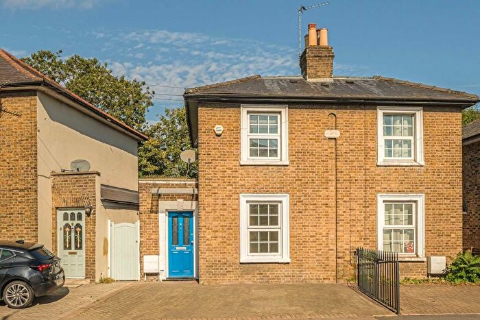 3 Bedroom Semi-detached House For Sale In Hawks Road, Kingston Upon Thames, KT1