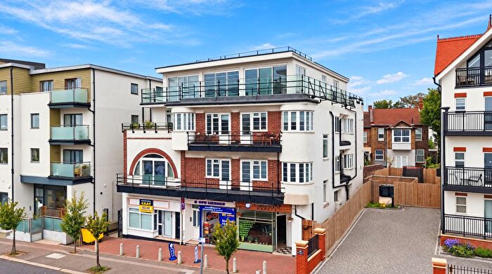 2 Bedroom Flat For Sale In Station Road, Westcliff-On-Sea, SS0