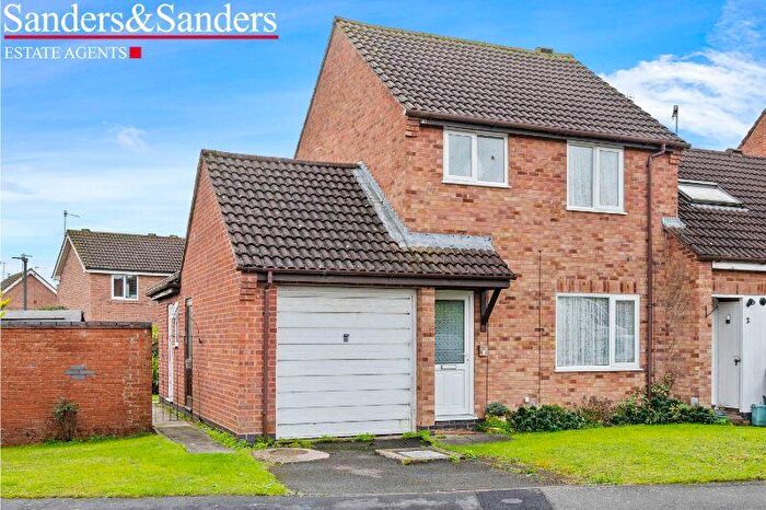 3 Bedroom End Of Terrace House For Sale In Foxtail Close, Stratford-upon-Avon, CV37