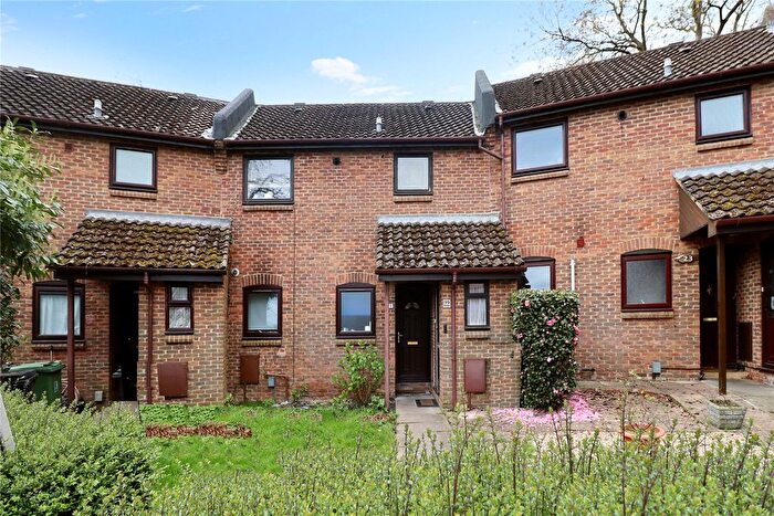 1 Bedroom Flat For Sale In Woking, Surrey, GU21